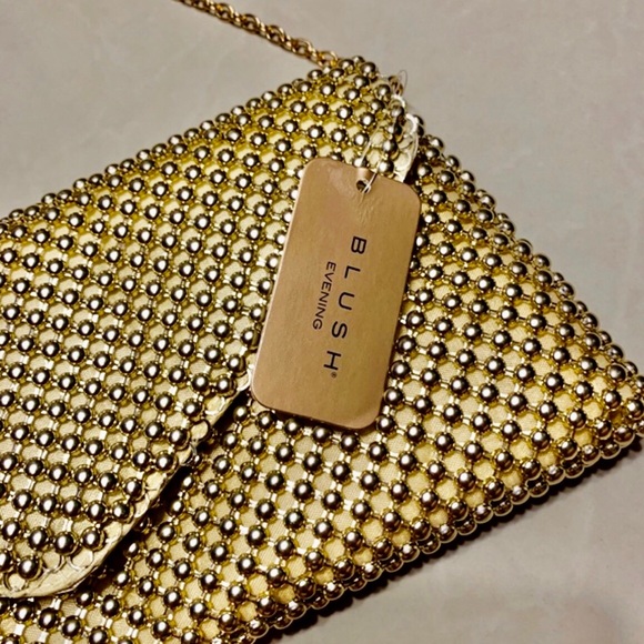 Gold Studded Gorgeous Evening Gold Chain Clutch - Picture 3 of 5